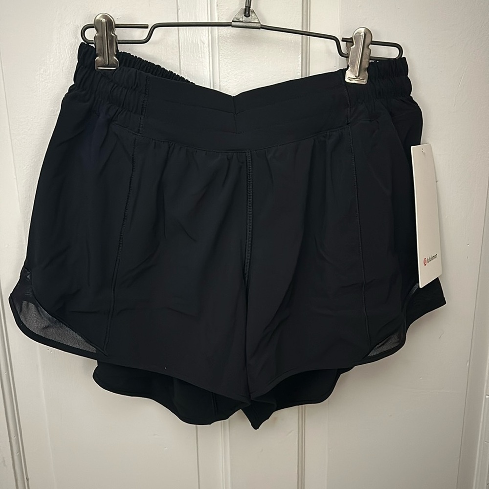 Lululemon Hotty Hot 4” Low Rise, black size 8, new with tag